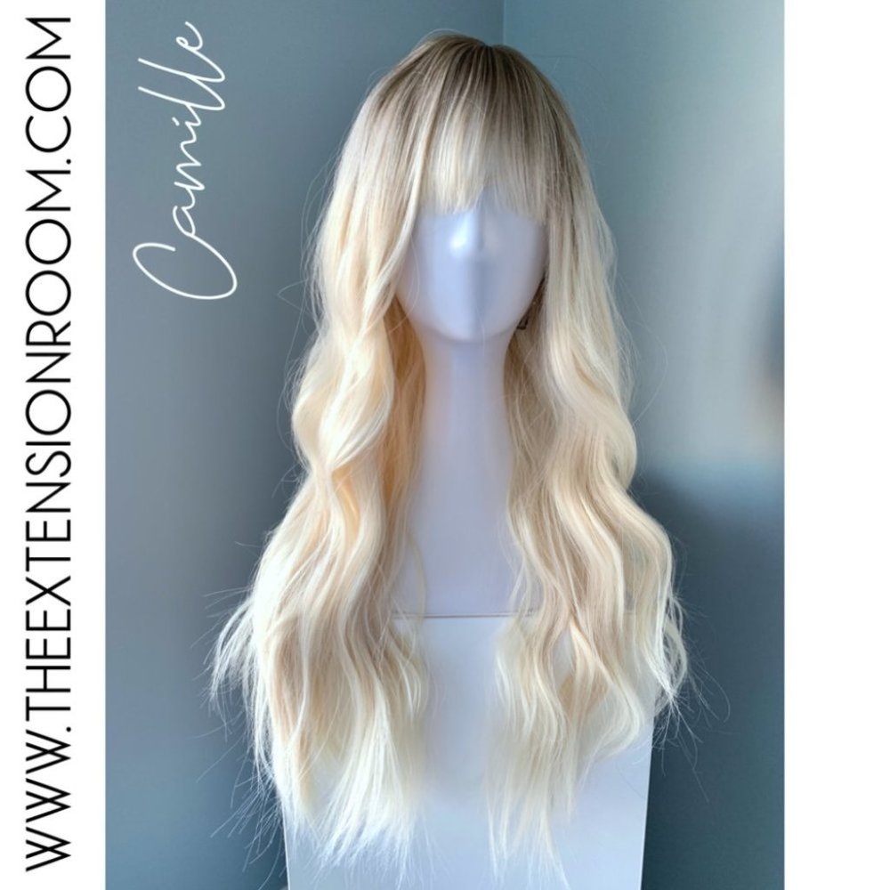 NEW Blonde 20 inch Synthetic Wig with Bangs